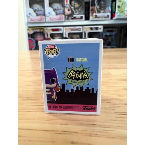BITTY Batgirl 1" Funko Pop #186 DC Comics Adam West Batman Barbara Gordon Show - Picture 3 of 6
